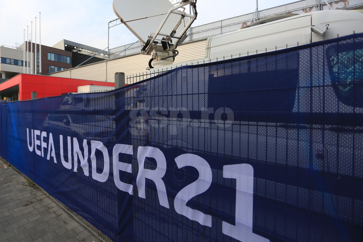 Universitatea Craiova joacă pe un stadion inedit cu Spartak Trnava: intrarea se face prin mall!