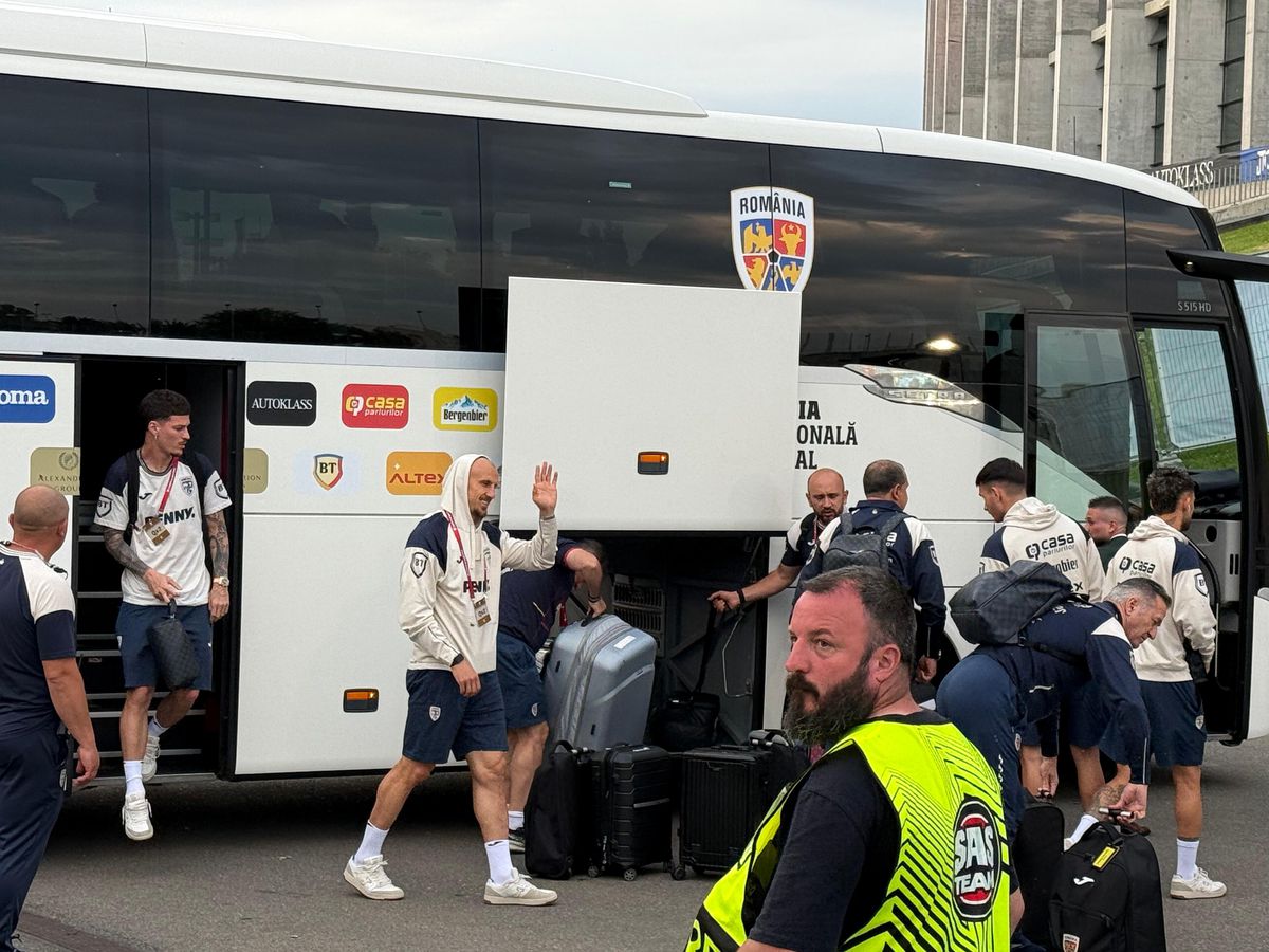 Autocarul României a ajuns la Arenă, înainte de meciul cu Cipru