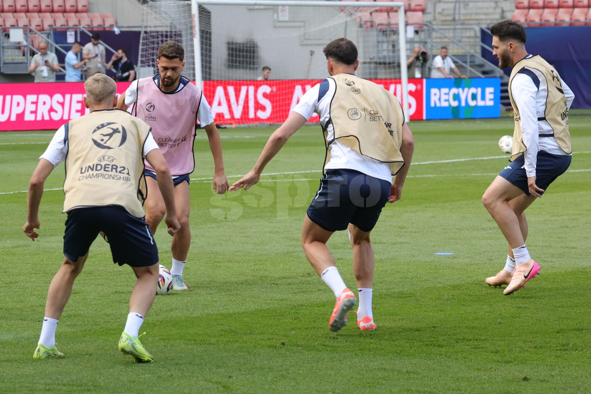 Casa Fotbalului se mută la Bratislava! Răzvan Burleanu, Mircea Lucescu, dar și alți federali vin la meciul de debut al României