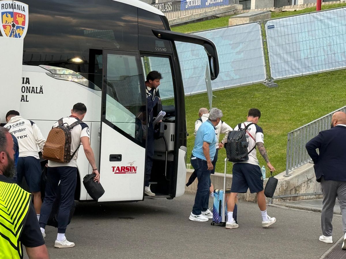 Autocarul României a ajuns la Arenă, înainte de meciul cu Cipru