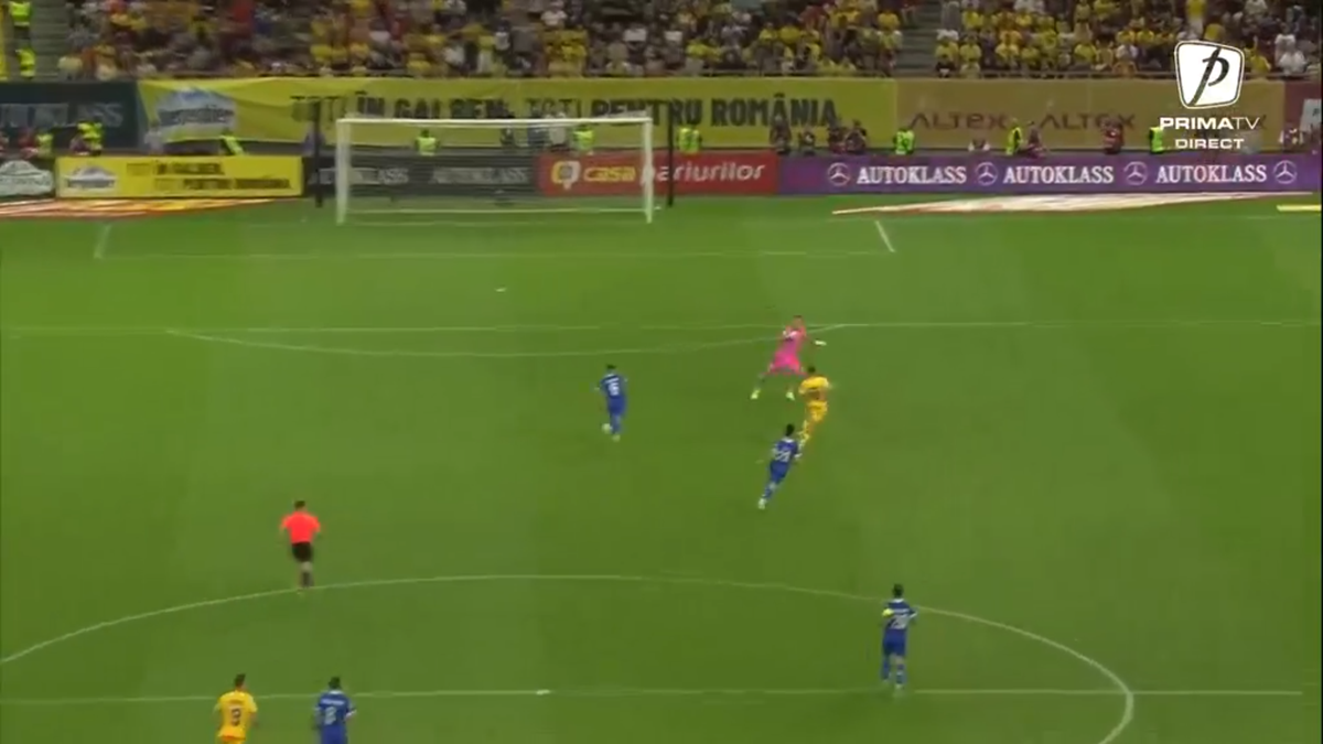 Faza îndelung analizată de VAR, cu câteva momente înainte ca România să „îngenuncheze” Cipru » Trebuia sau nu cartonaș roșu?