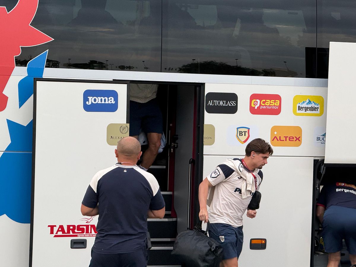 Autocarul României a ajuns la Arenă, înainte de meciul cu Cipru