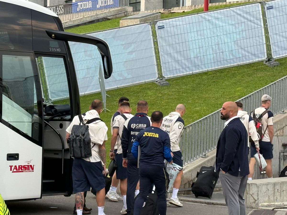 Autocarul României a ajuns la Arenă, înainte de meciul cu Cipru