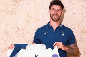 Transfer oficializat de Tottenham! » Concurență pentru Radu Drăgușin
