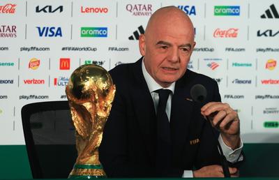Gazeta a participat la conferința de o oră a lui Infantino: „Să vorbim și despre subiectele sensibile: Iran, biletele și vizele” + „Fără Trump nu puteam organiza turneul în SUA”