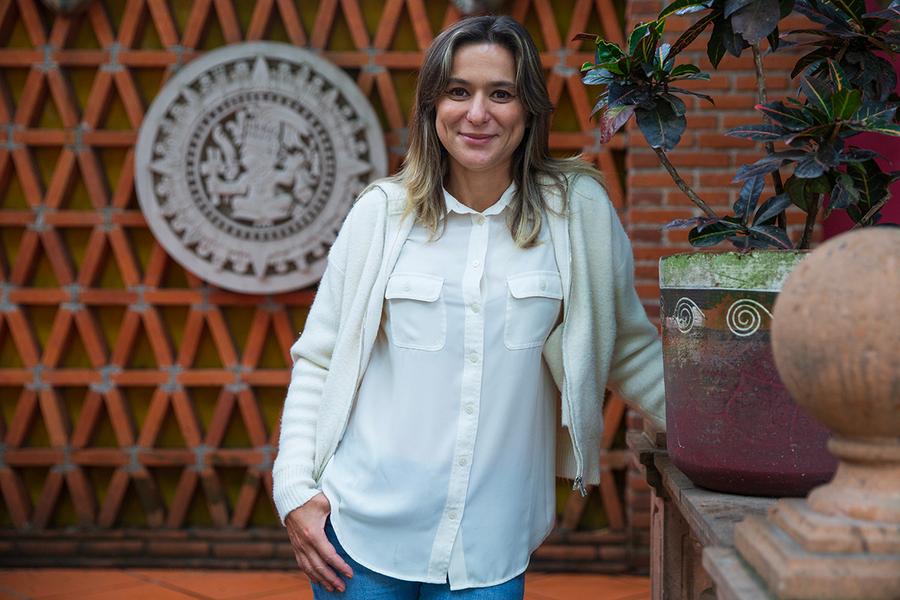 Adriana Popeanu e de 17 ani în Mexic (FOTO: Ionuț Iordache / GSP) „Aici sunt multe proteste violente înainte de CM” » Actrița română stabilită de 17 ani în Mexic descrie viața la 11.000 de km de București și ce schimbări a observat la revenirea în țară: „A fost foarte ciudat”