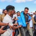 Omar Abdulkadir Artan, primit ca un erou la revenirea în Somalia, la Mogadishu. Foto: Imago Images
