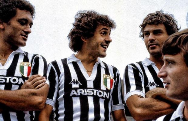 Tricouri ca pe vremea lui Platini și a lui Del Piero la Juventus! Noul echipament al lui U Cluj are și un alt sponsor oficial