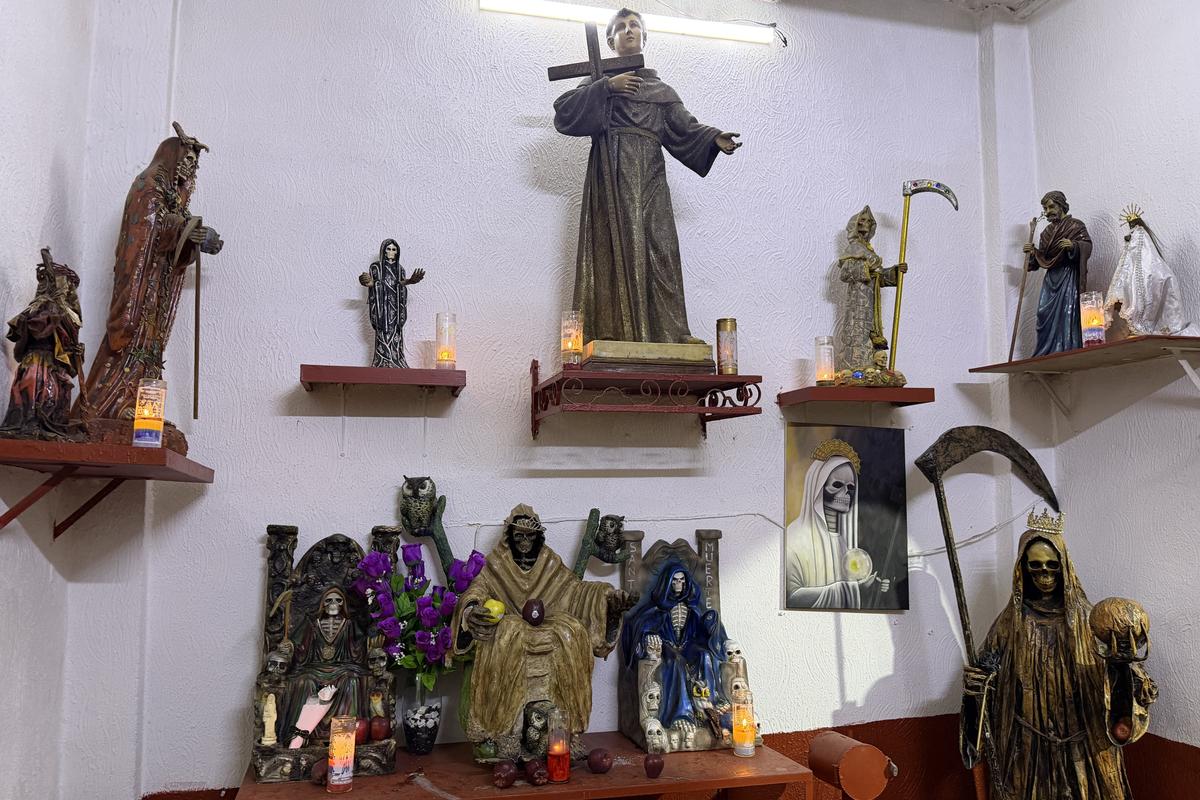 Imagini de la Santuario de la Santa Muerte