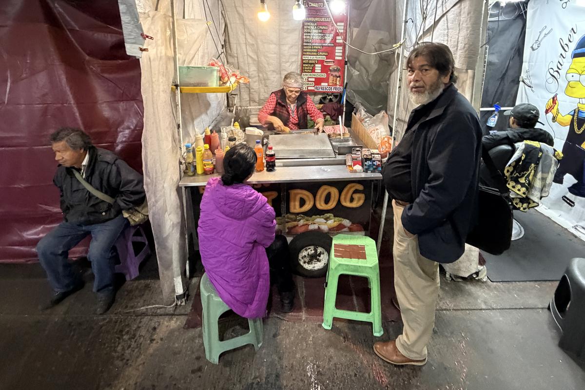 Tacos, condimente și... „grăsuțe” umplute cu șorici crocant » „Street food” altfel în Ciudad de Mexico