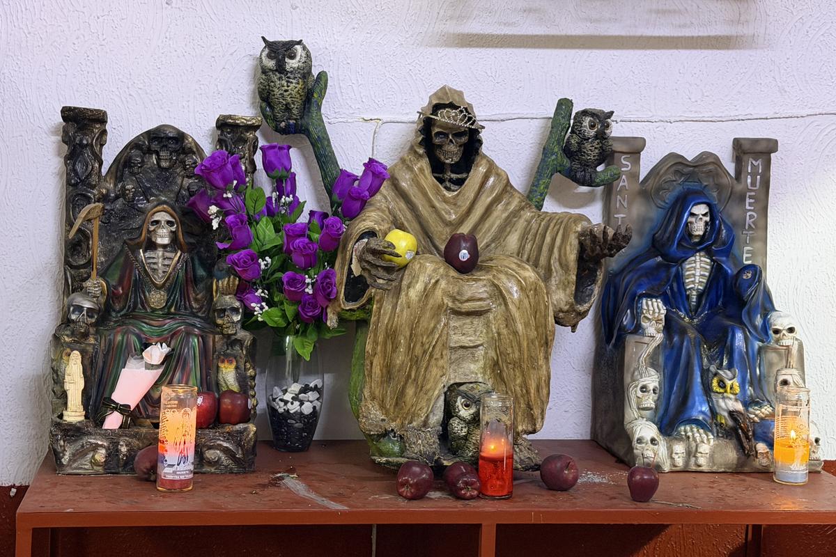 Imagini de la Santuario de la Santa Muerte
