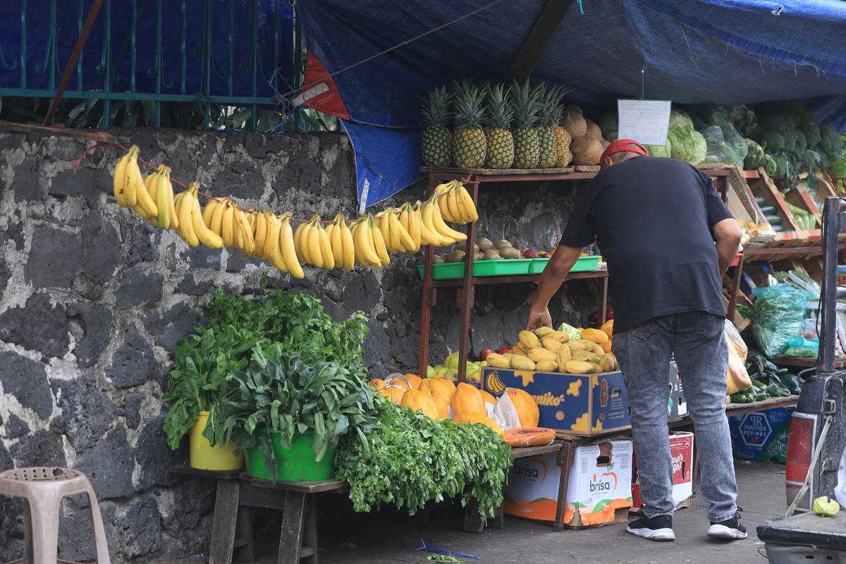 Tacos, condimente și... „grăsuțe” umplute cu șorici crocant » „Street food” altfel în Ciudad de Mexico