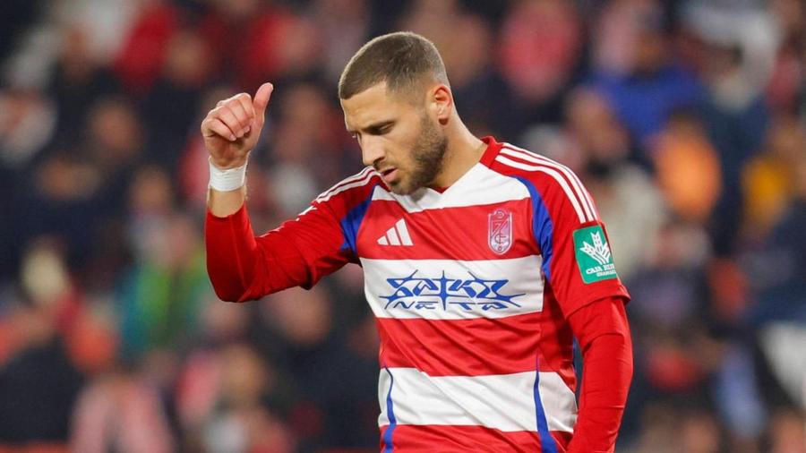 Shon Weismann a fost cumpărat cu 3,5 milioane de euro de la Valladolid în 2023 de Granada, care l-a lăsat liber peste doi ani Atacantul curtat de FCSB, refuzat pe motive politice » Transferul a căzut după ce suporterii au făcut scandal!