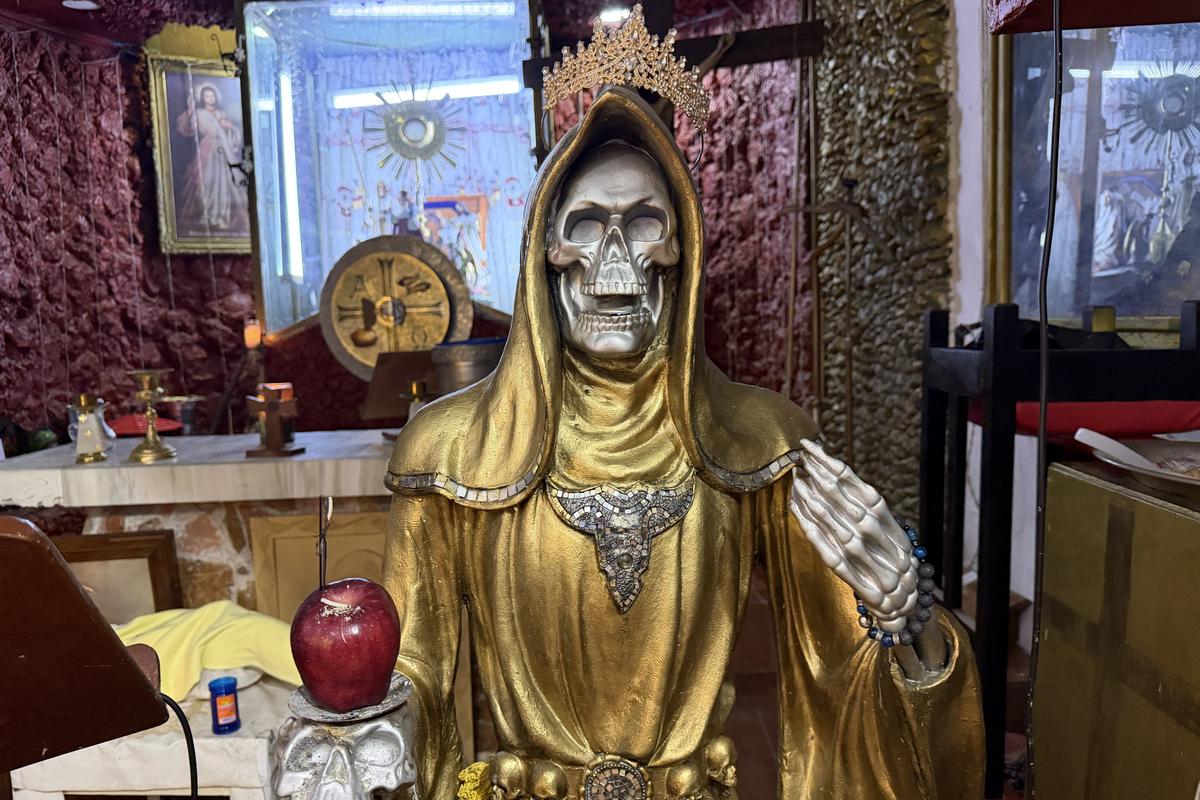 Imagini de la Santuario de la Santa Muerte