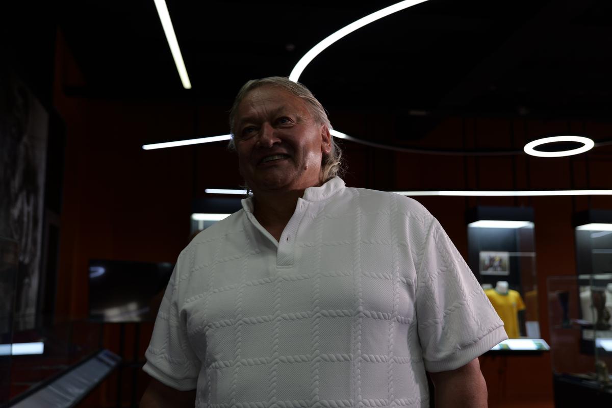 Miodrag Belodedici și Dănuț Lupu, la colecția tuturor baloanelor folosite la Campionatele Mondiale