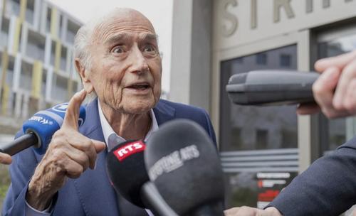 Sepp Blatter (90 de ani), fostul președinte al FIFA între 1998 și 2015, critică  politica forului mondial, care execută ordinele SUA