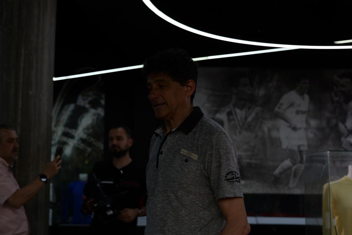 Miodrag Belodedici și Dănuț Lupu, la colecția tuturor baloanelor folosite la Campionatele Mondiale