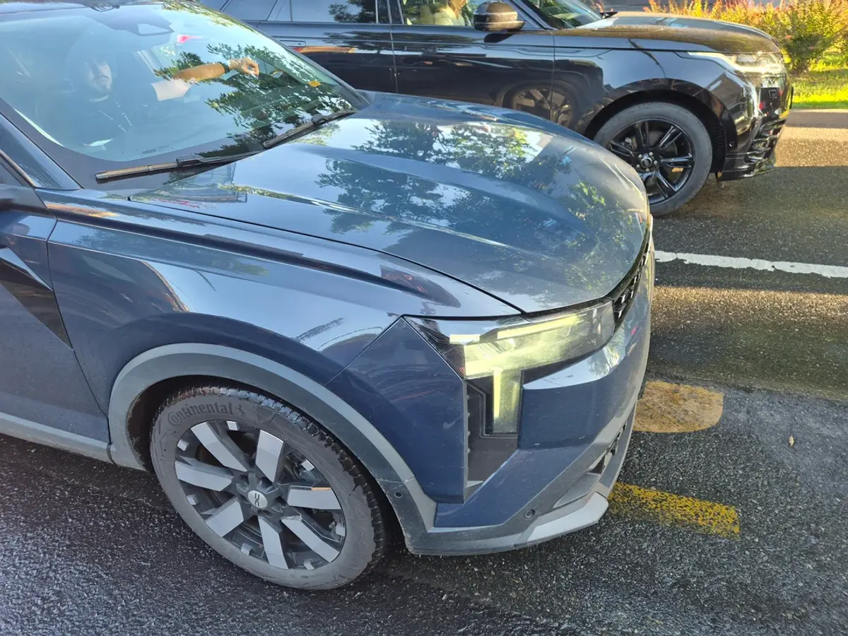 Noul model Dacia a fost zărit pe străzi! Imagini-spion cu mașina » Urmează să fie lansată în 2026: „Arată ciudățel”
