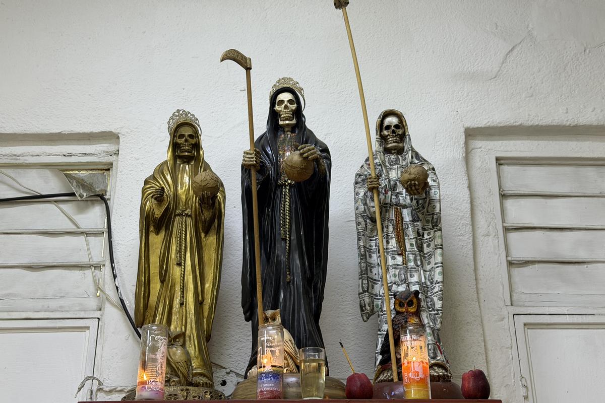 Imagini de la Santuario de la Santa Muerte