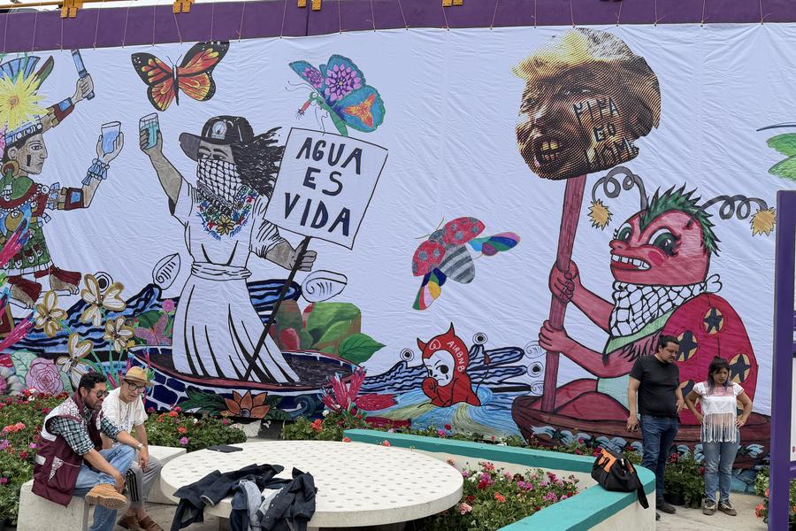 Mexicanii și-au exprimat nemulțumirile pe zidurile din jurul stadionului De ce sunt mexicanii supărați pe FIFA » Două motive sunt nemaiauzite și unul „românesc”