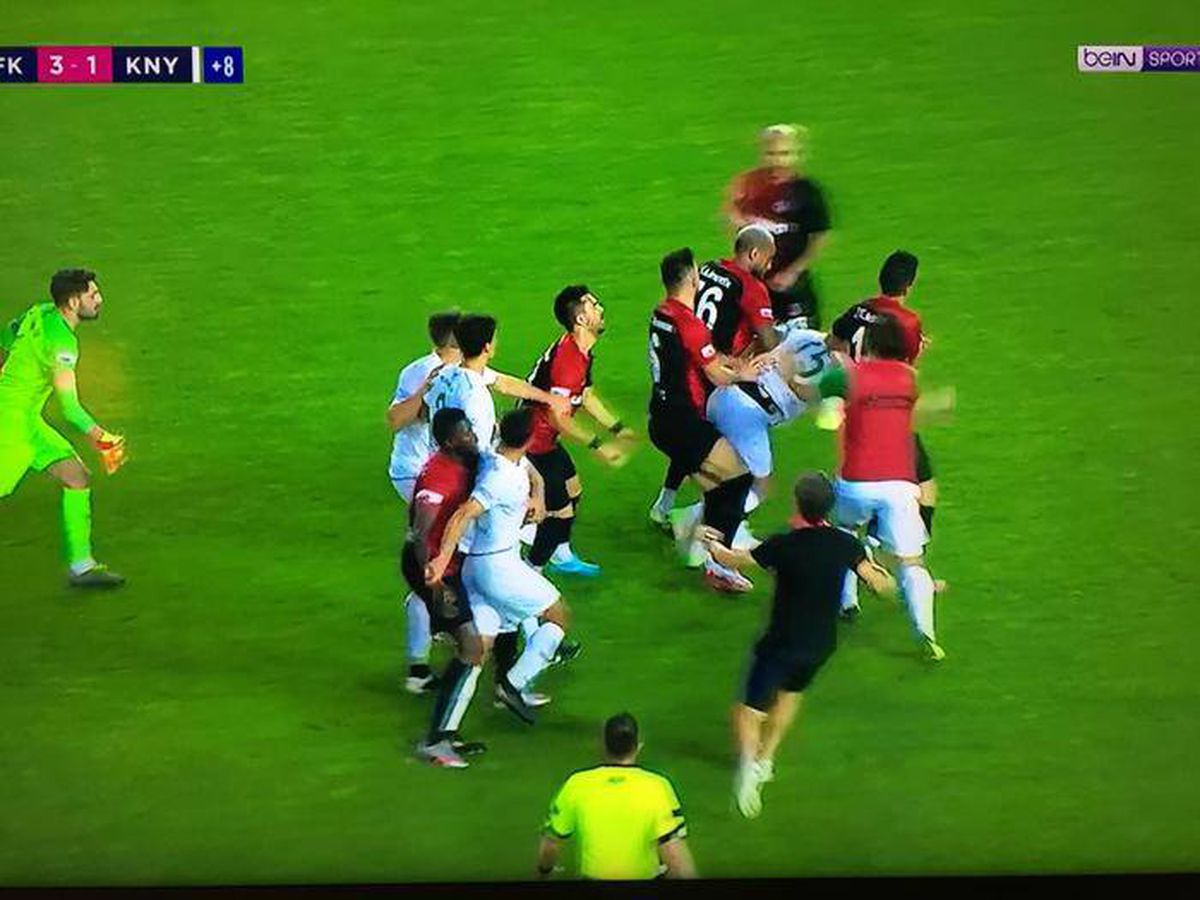 Marius Șumudică, în culmea fericirii după ultima victorie: „Am arătat Turciei că echipa mea joacă fotbal frumos” + Bătaie la finalul meciului