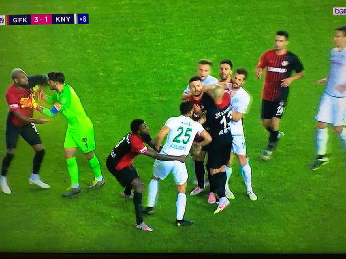 Marius Șumudică, în culmea fericirii după ultima victorie: „Am arătat Turciei că echipa mea joacă fotbal frumos” + Bătaie la finalul meciului