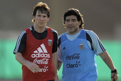 Leo Messi alături de Diego Maradona, în perioada în care căpitanul Barcelonei era antrenat de fosta glorie a lui Napoli // Sursă foto: Getty