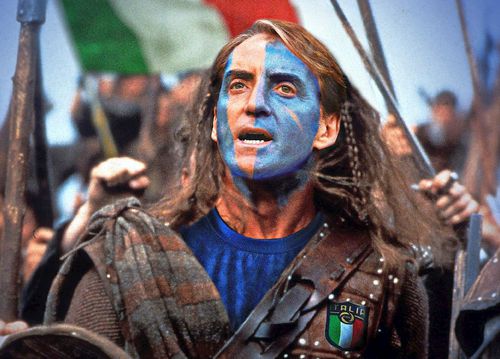 Roberto Mancini, selecționerul Italeii, este portretizat precum Mel Gibson în rolul din filmul „Braveheart”