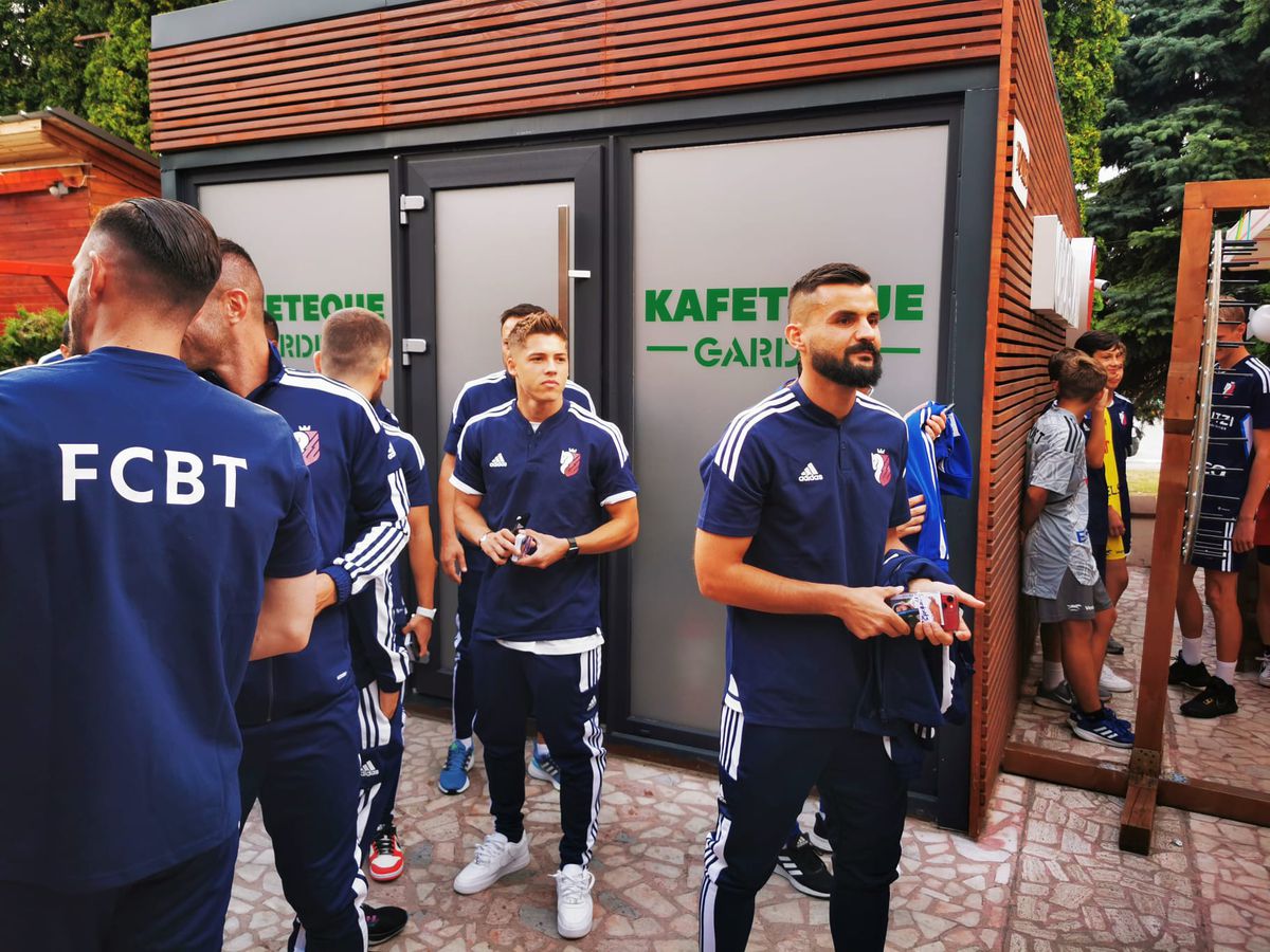 FC Botoșani, prezentare echipament și siglă