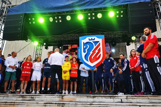 FC Botoșani și-a prezentat echipamentul și echipa pentru noul sezon în cadrul unui eveniment special, o desfășurare de forțe fără precedent la formația finanțată de Valeriu Iftime.