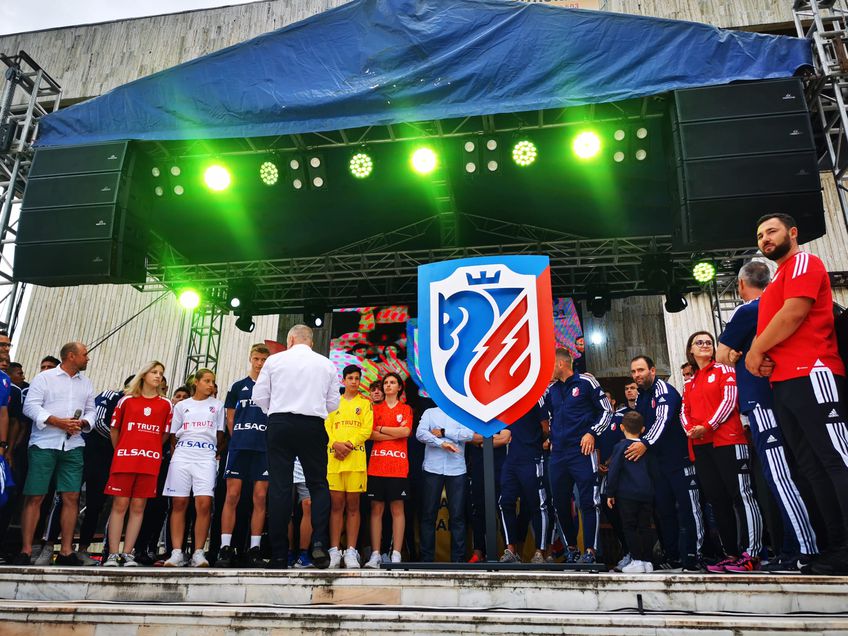 FC Botoșani și-a prezentat echipamentul și echipa pentru noul sezon în cadrul unui eveniment special, o desfășurare de forțe fără precedent la formația finanțată de Valeriu Iftime.