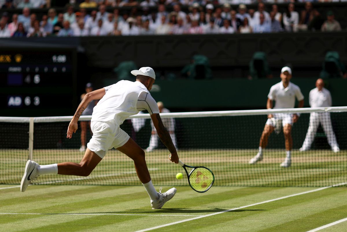 „E beată! Știu exact cine e” » Kyrgios s-a enervat în finala Wimbledon! I-a cerut arbitrului să dea afară o femeie din tribună
