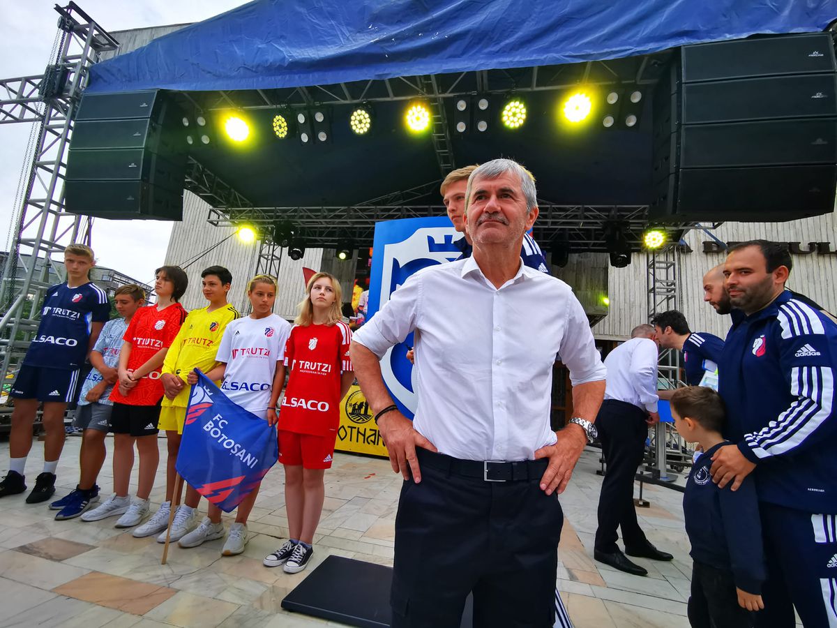 Rebranding complet la clubul din Liga 1 » Patronul a pus calul pe emblemă, și-a lansat berea proprie și a anunțat plecarea căpitanului: „Să te întorci ca antrenor!”