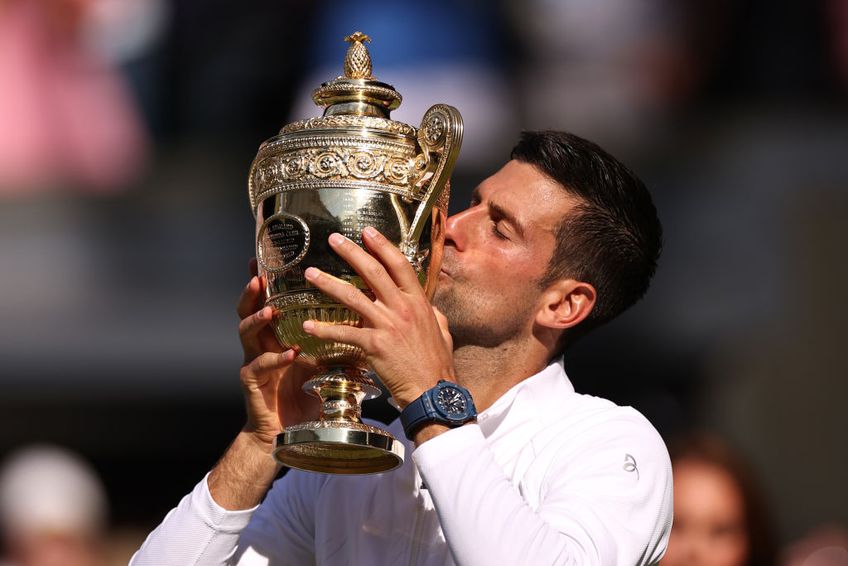 Novak Djokovic (35 de ani, locul 3 ATP) este campion la Wimbledon 2022! L-a învins în ultimul act pe Nick Kyrgios (27 de ani, locul 40 ATP), scor 4-6, 6-3, 6-4, 7-6 (3).