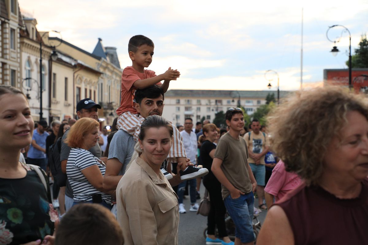 Lora a prezentat noul echipament al Universității Craiova » Fanii sunt furioși: „Suntem KO la transferuri”