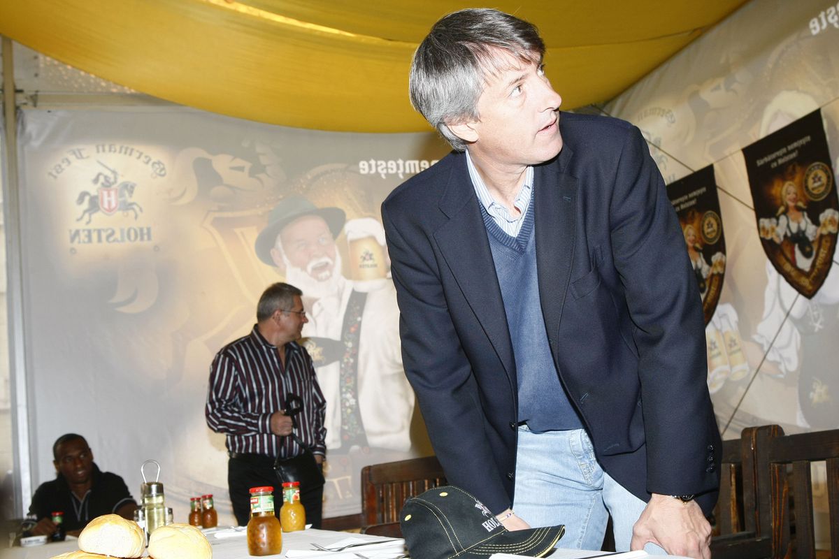 Portretul noului antrenor de la Rapid: 4 trofee, o mare bilă neagră + cum l-a umilit pe Becali: „M-a jignit în ultimul hal!”