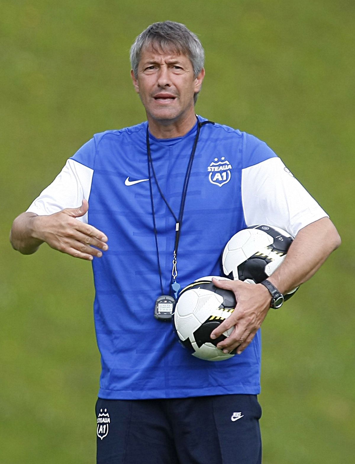 Portretul noului antrenor de la Rapid: 4 trofee, o mare bilă neagră + cum l-a umilit pe Becali: „M-a jignit în ultimul hal!”