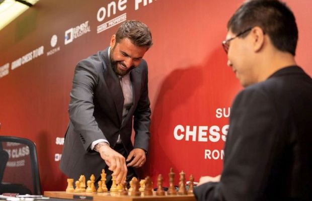 Adrian Mutu a semnat contractul cu Neftchi » Mesajul misterios al clubului