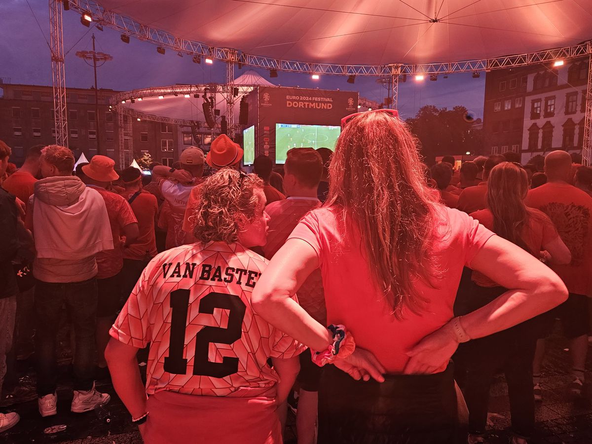 Invazia Oranje » Atmosferă electrizantă în fan zone-ul din Dortmund