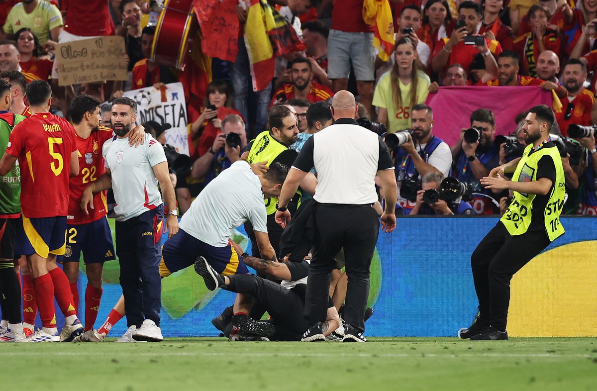 Alvaro Morata, „accidentat” de un steward după Spania - Franța