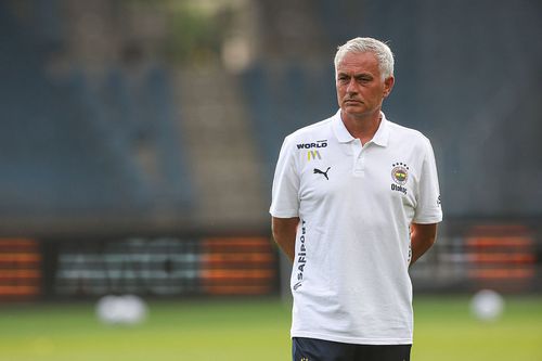 Jose Mourinho, în timpul unui antrenament ca A1 al celor de la Fenerbahce. Sursă foto: Imago