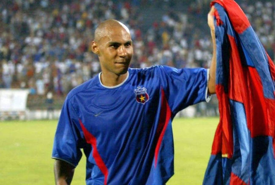 Nana Falemi, când evolua pentru FCSB Dezvăluire după decenii: „Giovanni și Pițurcă erau în război, așa că eu nu am mai prins naționala României, l-au luat pe unul de la Dinamo”