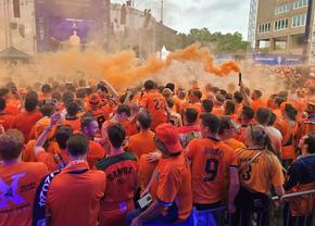 Invazia Oranje » Atmosferă electrizantă în fan zone-ul din Dortmund