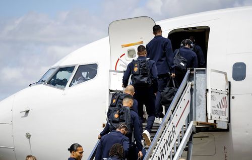 Olandezii au călătorit în cele din urmă cu avionul la Dortmund / Foto: Imago