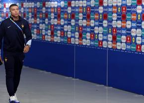 „Pierduți” în parcare. Francezii erau să plece fără Mbappe, Griezmann s-a „dat” cu spaniolii