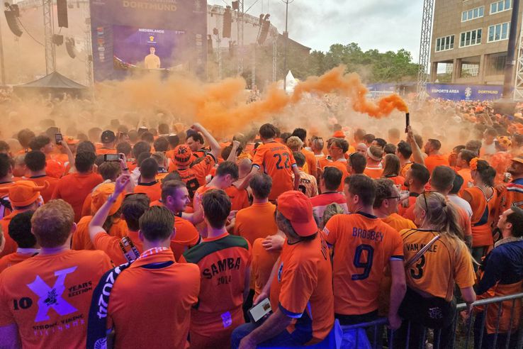 Atmosfera din fan zone-ul Olandei în timpul meciului cu Anglia, din semifinalele de la Euro 2024 / foto: Eduard Apostol