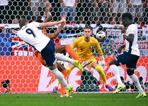 Reacții incredibile din partea lui Gary Neville și Jamie Carragher: „Nu a fost niciodată penalty la Kane! Rușinos!”