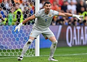 Florin Niță a semnat cu noul club! » Portarul naționalei a fost comparat cu un supererou în clipul de prezentare