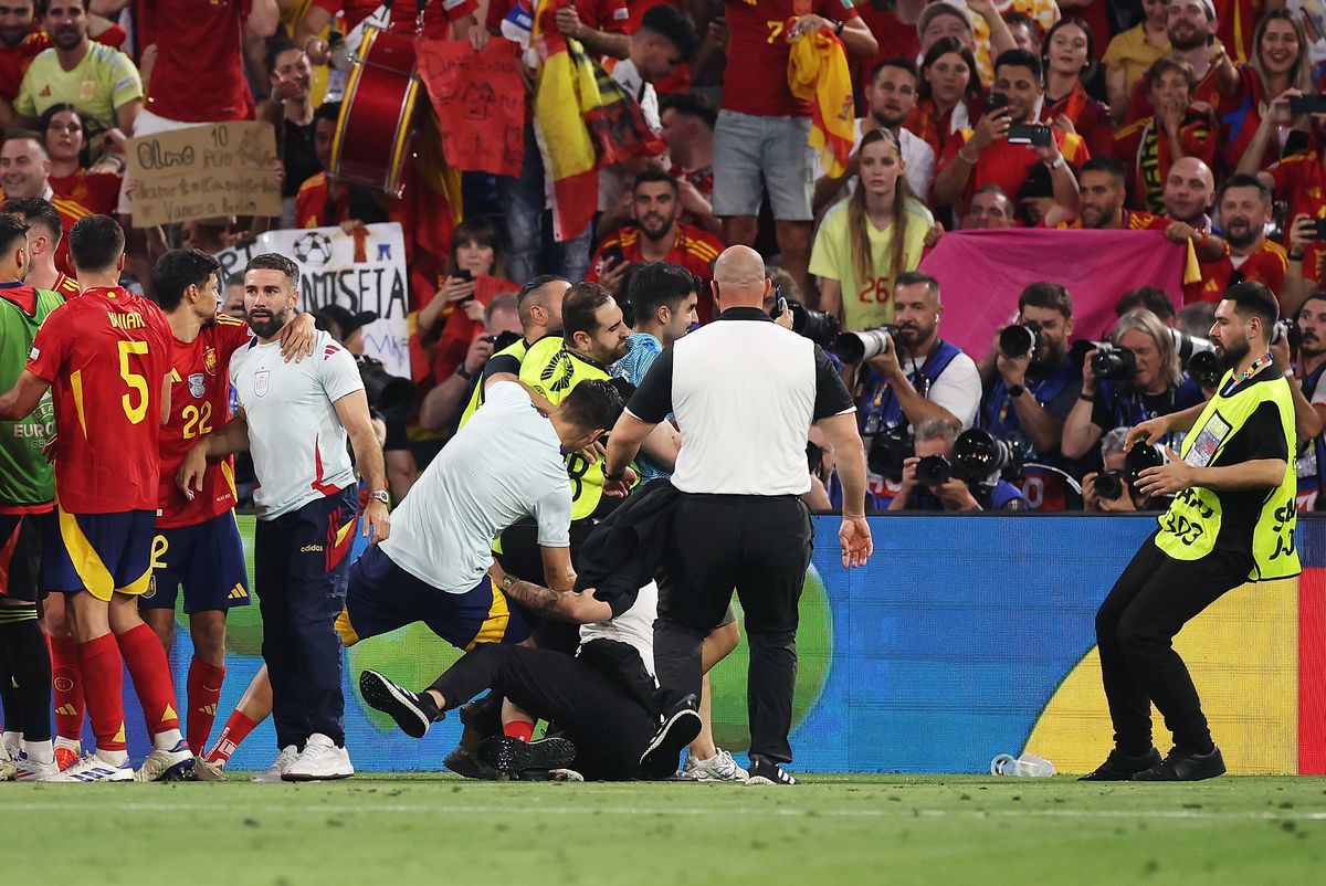 Alvaro Morata, „accidentat” de un steward după Spania - Franța