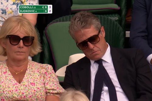 Hugh Grant, adormit în timpul meciului dintre Djokovic și Cobolli de la Wimbledon/Foto: X